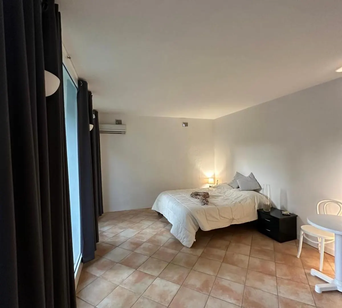 Casetta Con Giardino
