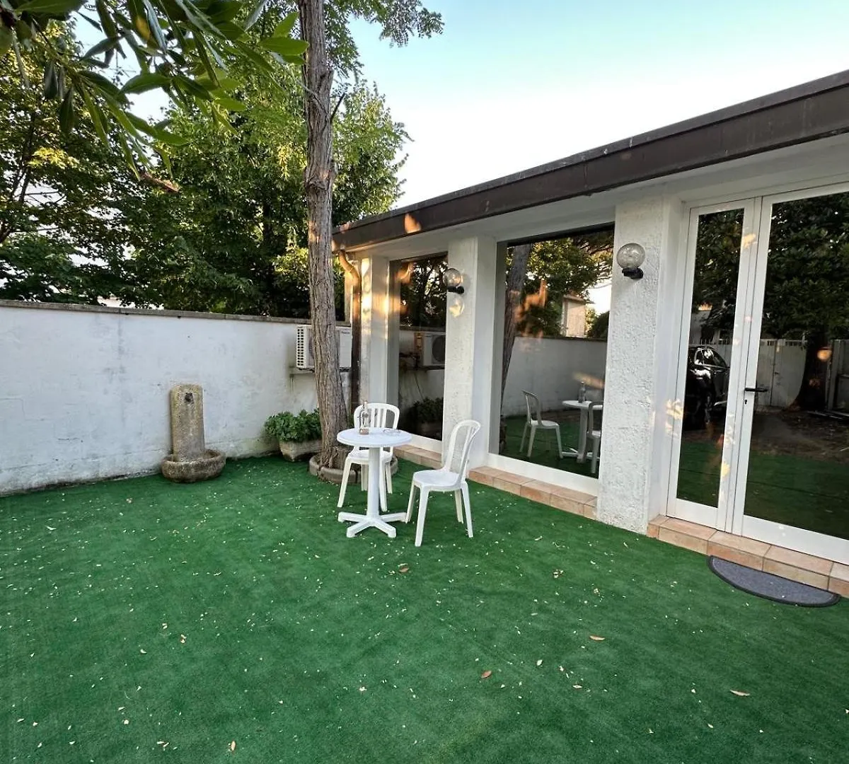 Casetta Con Giardino